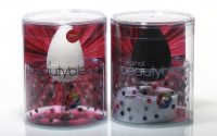 White Beautyblender pure versus Black Beautyblender PRO